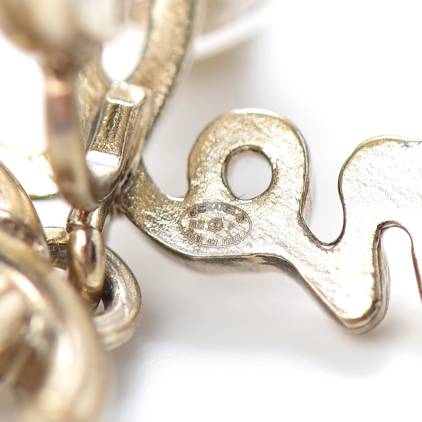 Metal Logo CC Turnlock Clip On Earrings Gold