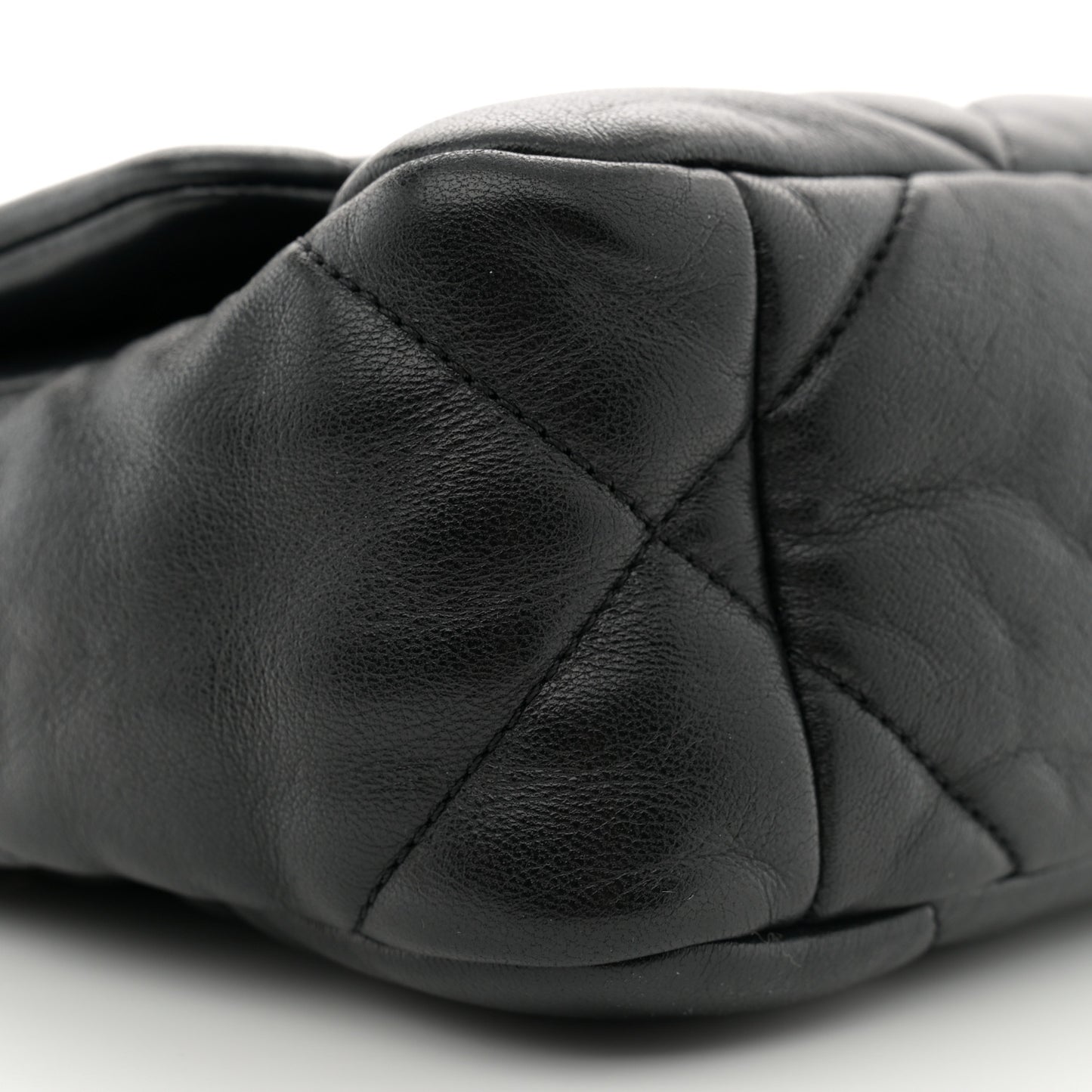 Lambskin Quilted Medium Chanel 19 Flap Black
