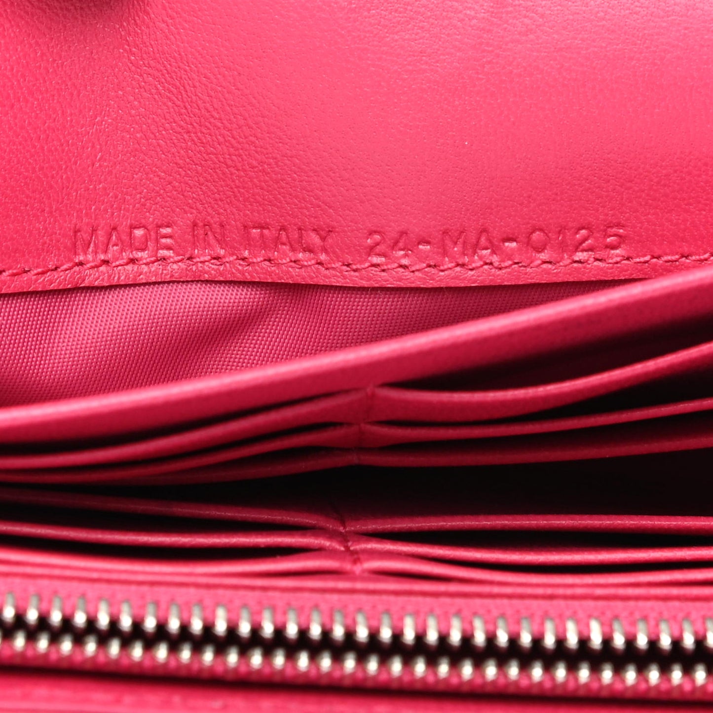 Lambskin Diorama Croisiere Chain Wallet Fuchsia