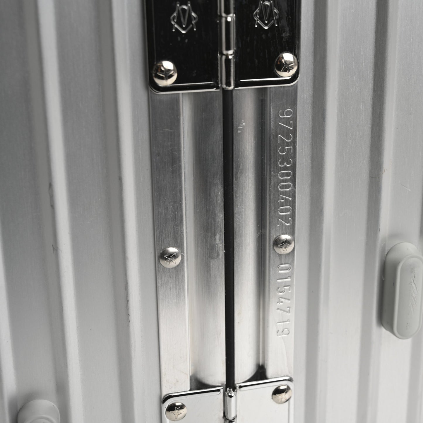 Aluminum Classic Flight Cabin Silver
