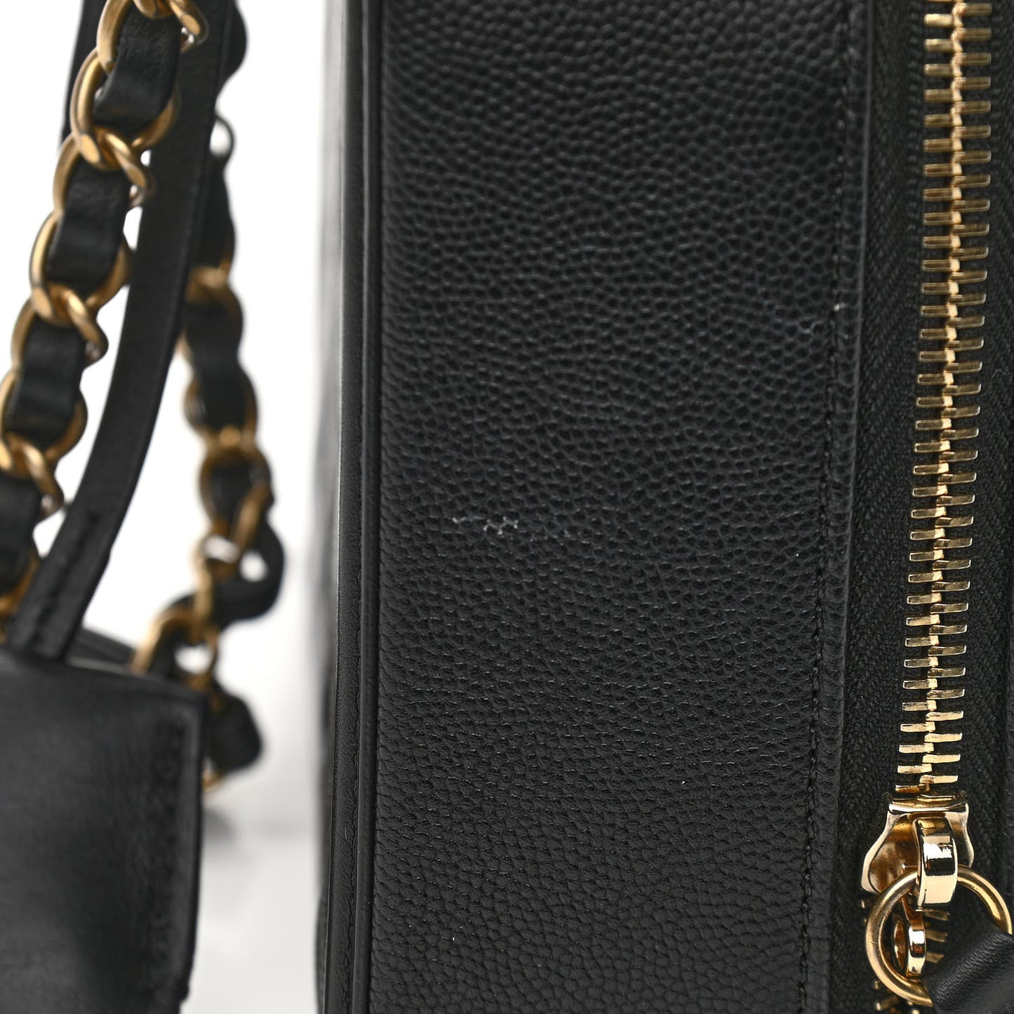 Caviar Quilted Medium CC Filigree Vanity Case Black