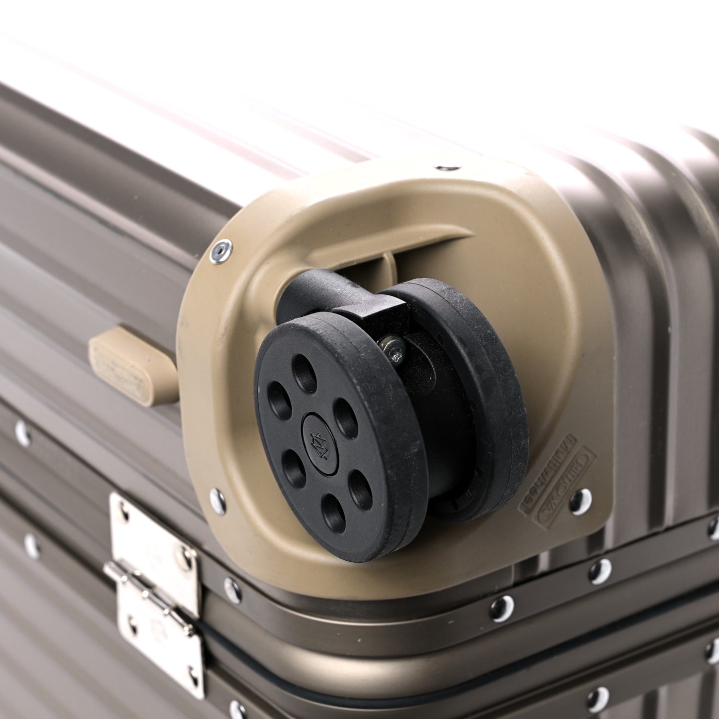Aluminum Original Trunk Titanium