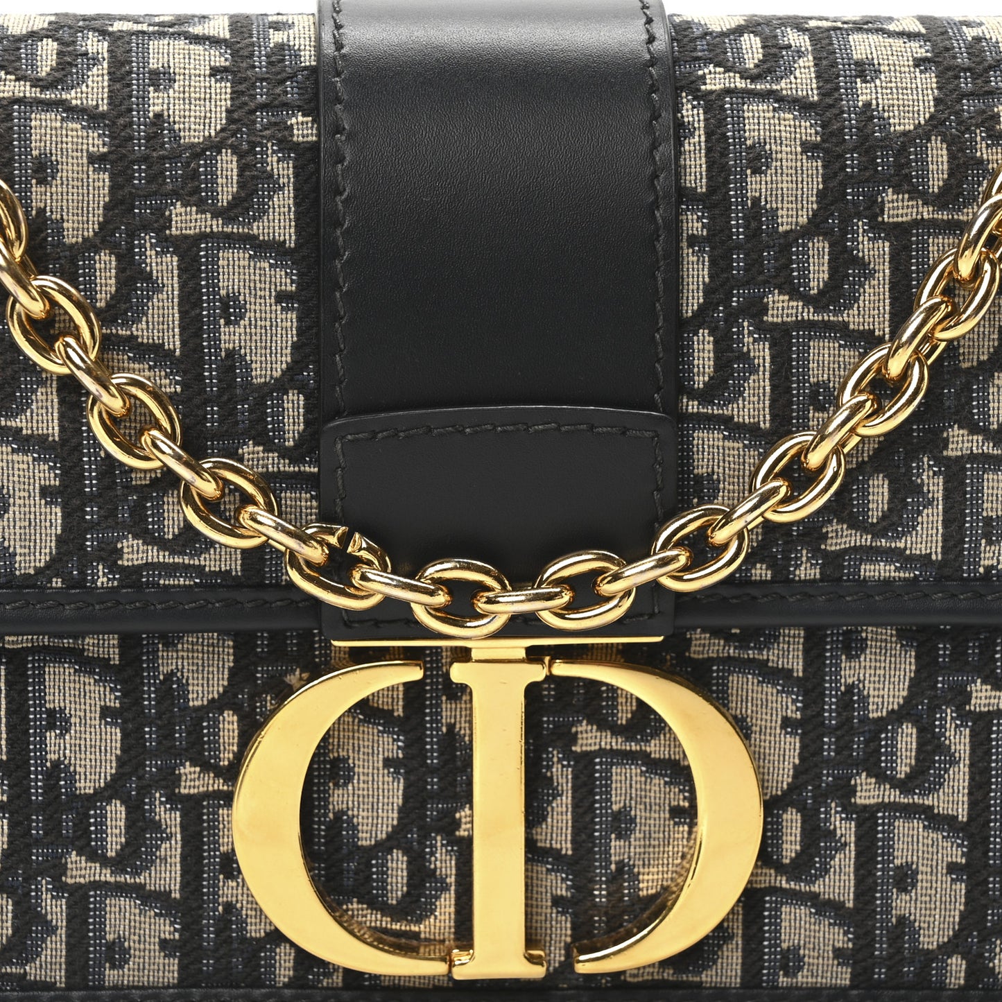 Oblique 30 Montaigne Chain Flap Bag Blue