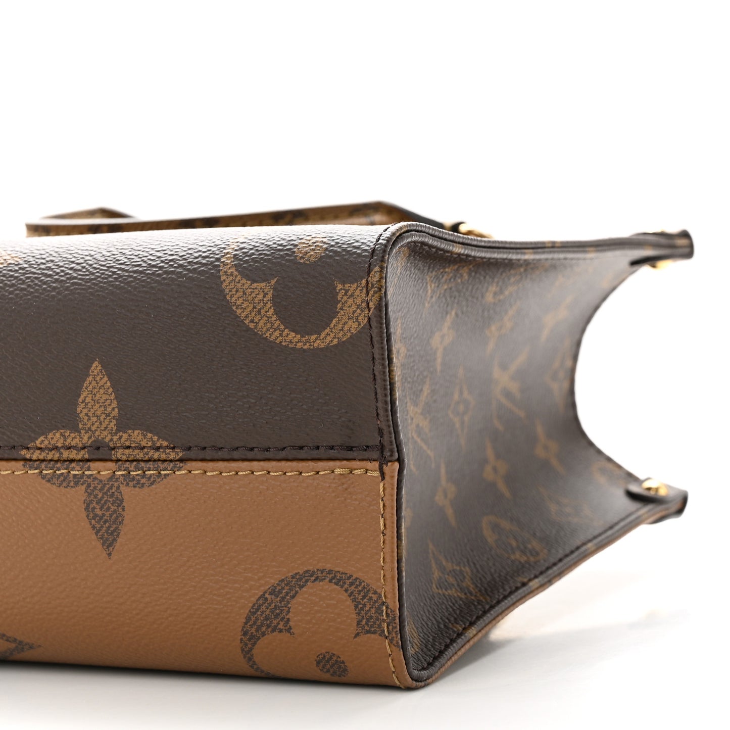 Reverse Monogram Giant Onthego PM