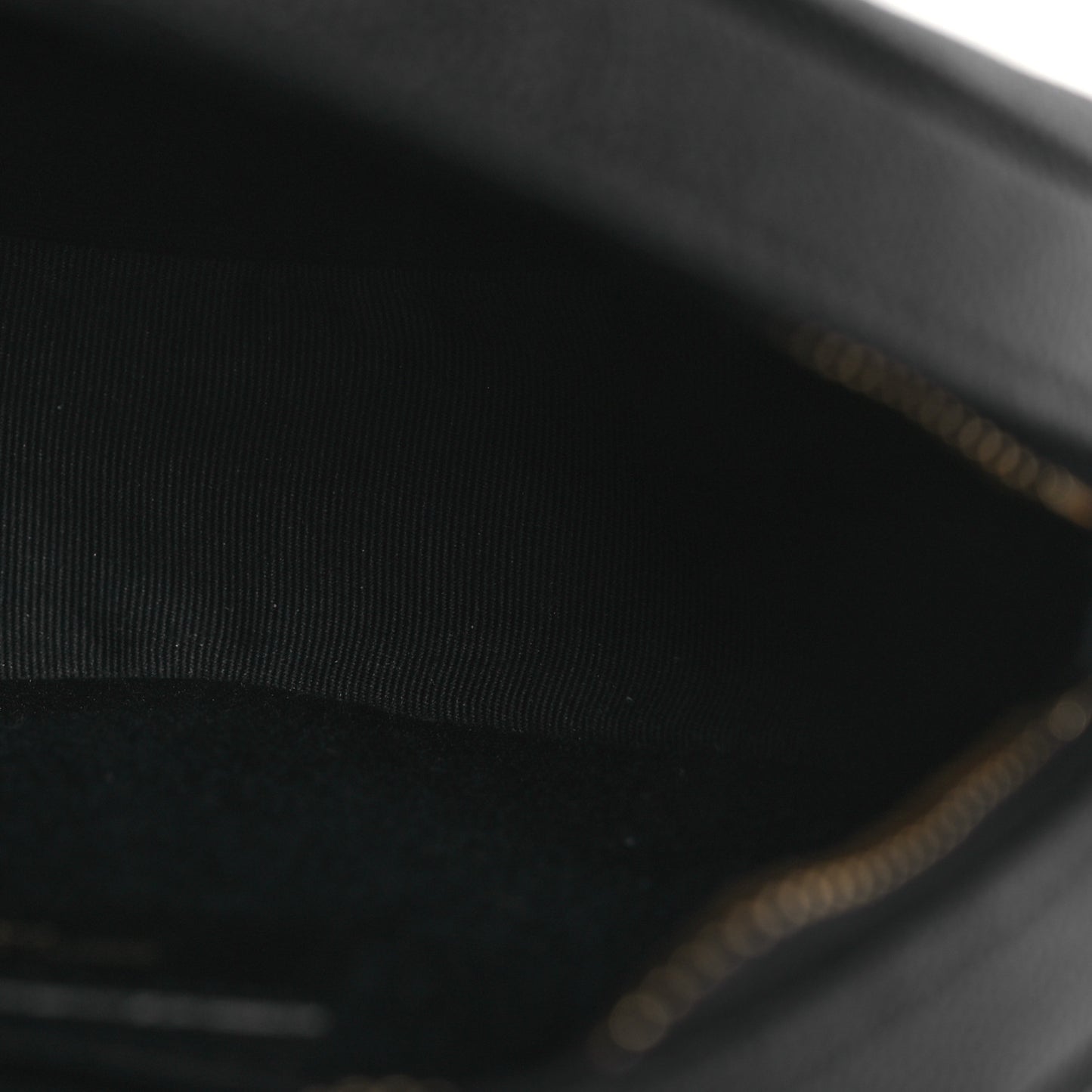 Grain De Poudre Matelasse Chevron Quilted Round Vinyle Camera Bag Black