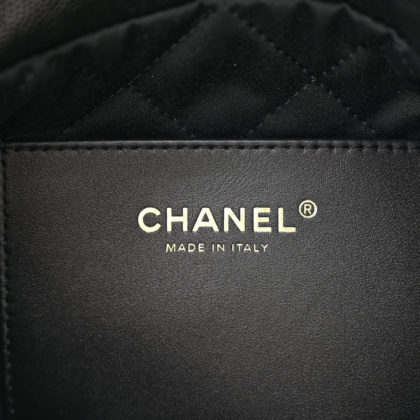 Shiny Caviar Quilted Monochrome Mini Chanel 22 Black