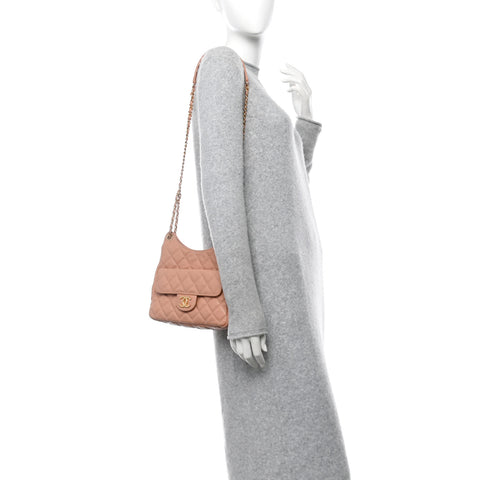 Caviar Quilted Wavy CC Hobo Beige