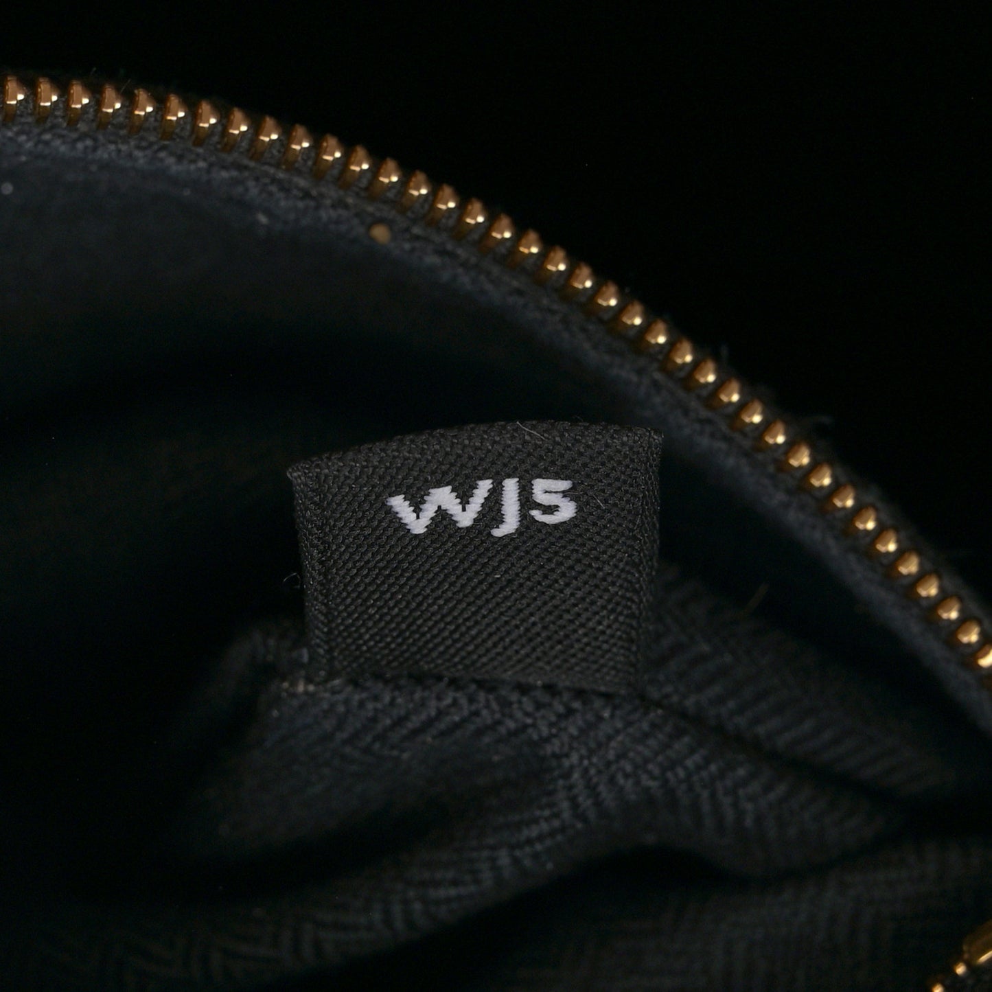 Heavy Grain Small Iris Tote Black