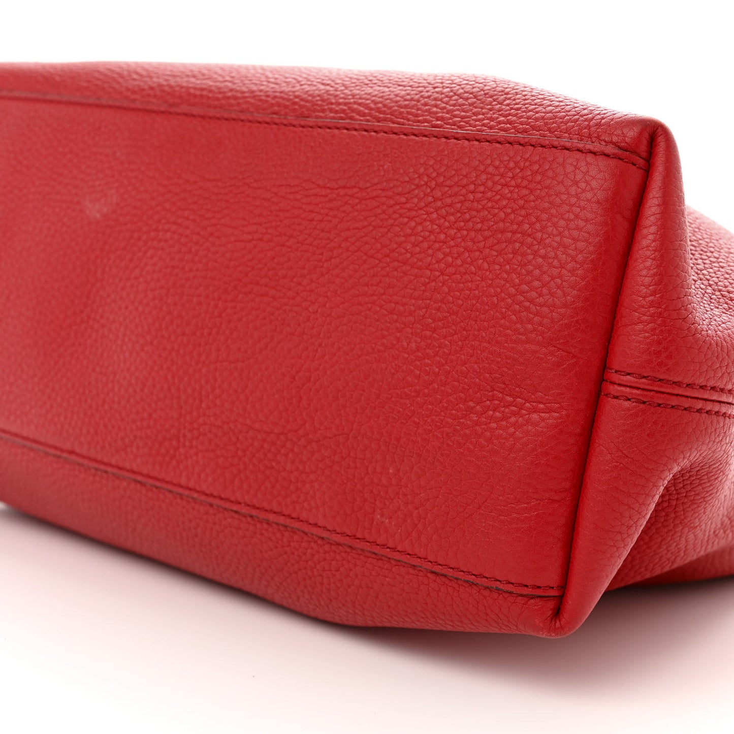 Pebbled Calfskin Medium Soho Chain Shoulder Bag Tabasco Red