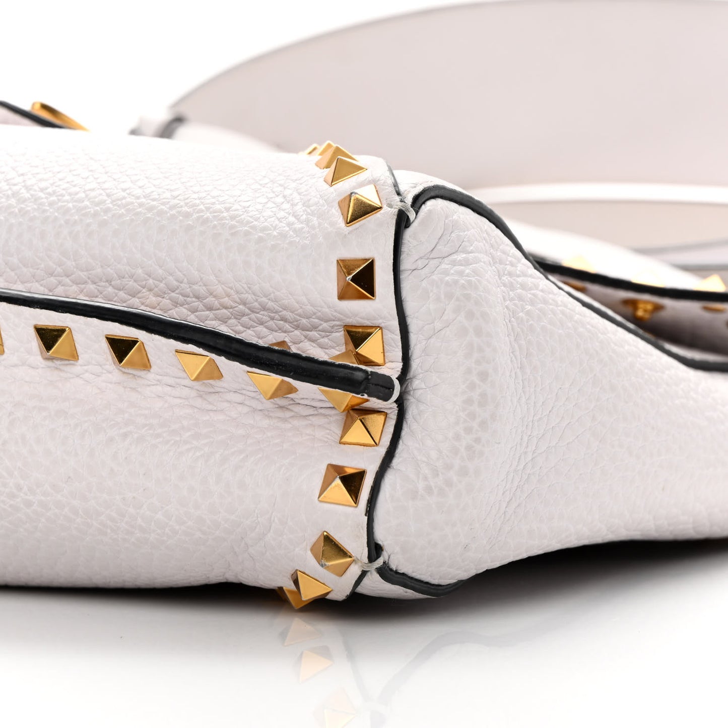 Pebbled Calfskin Medium Rockstud Hype Shoulder Bag White