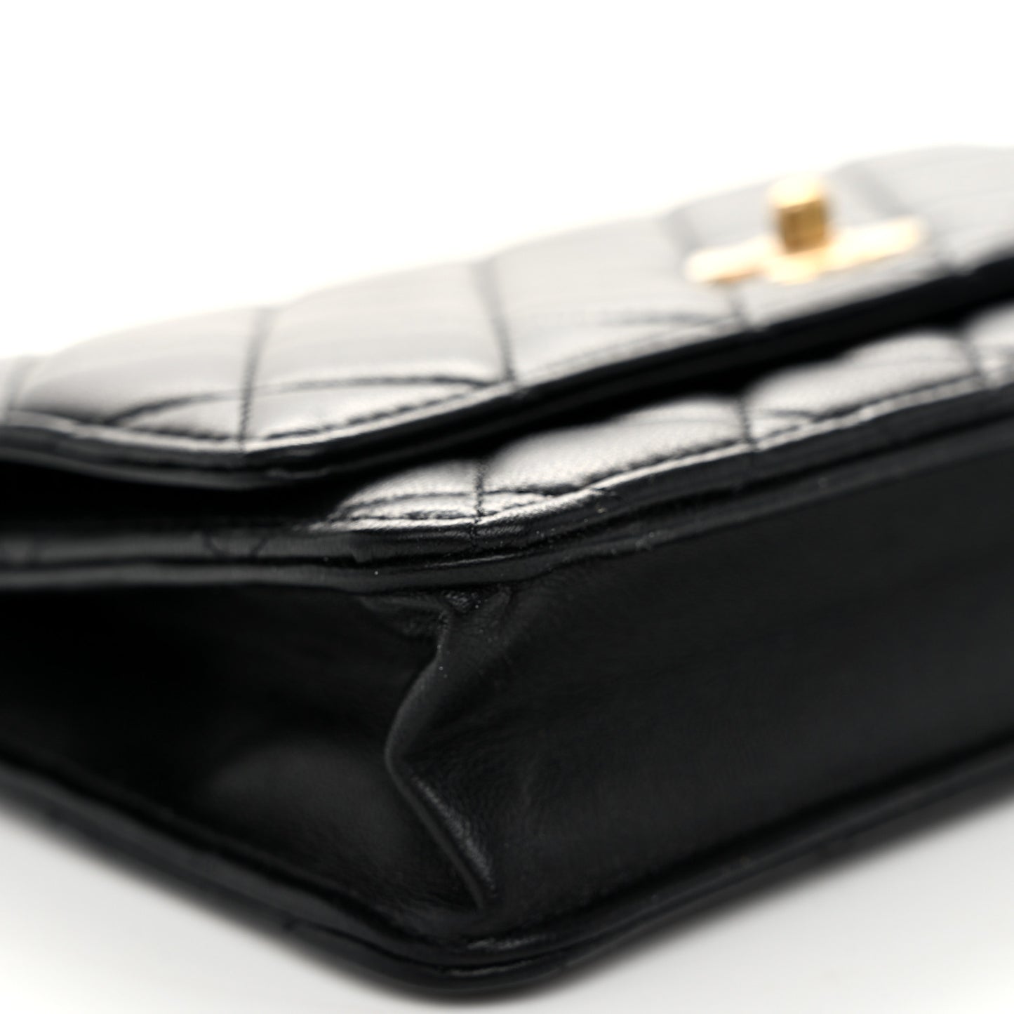 Lambskin Quilted CC Pearl Crush Wallet on Chain WOC Black