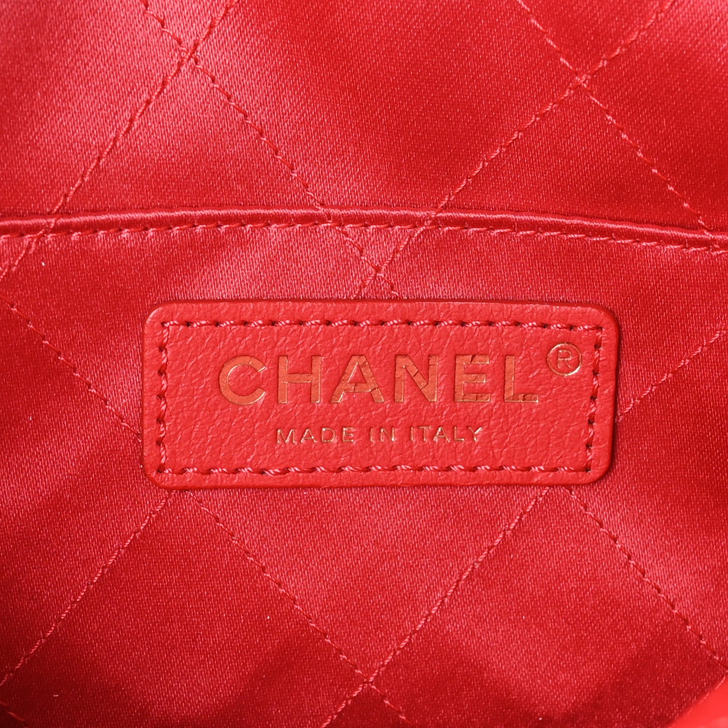 Lambskin Quilted Diamond Clutch With Chain White