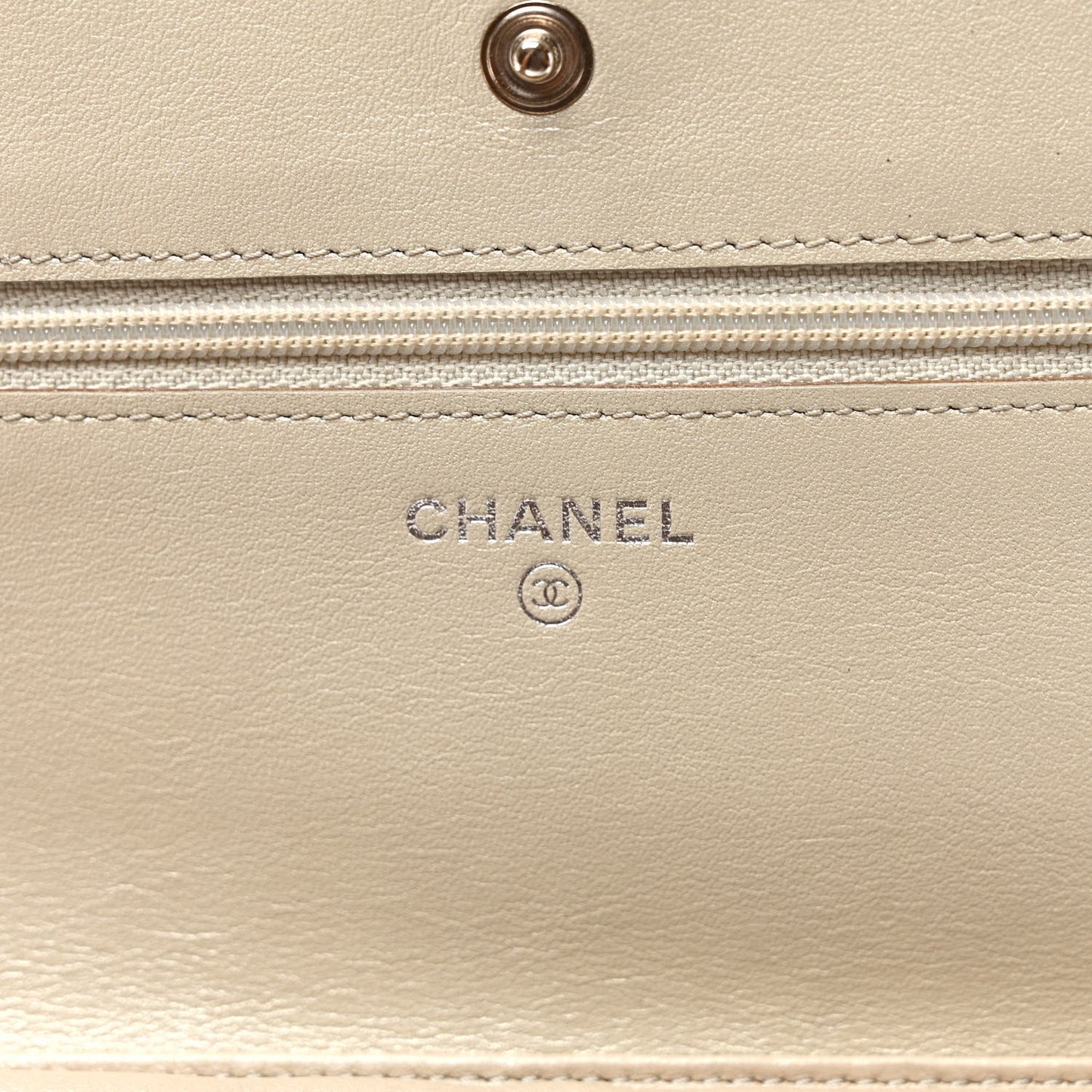 Caviar Sevruga Wallet on Chain WOC Beige