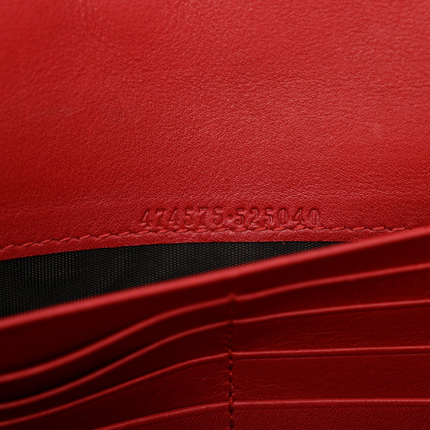 Calfskin Matelasse GG Marmont Chain Wallet Hibiscus Red