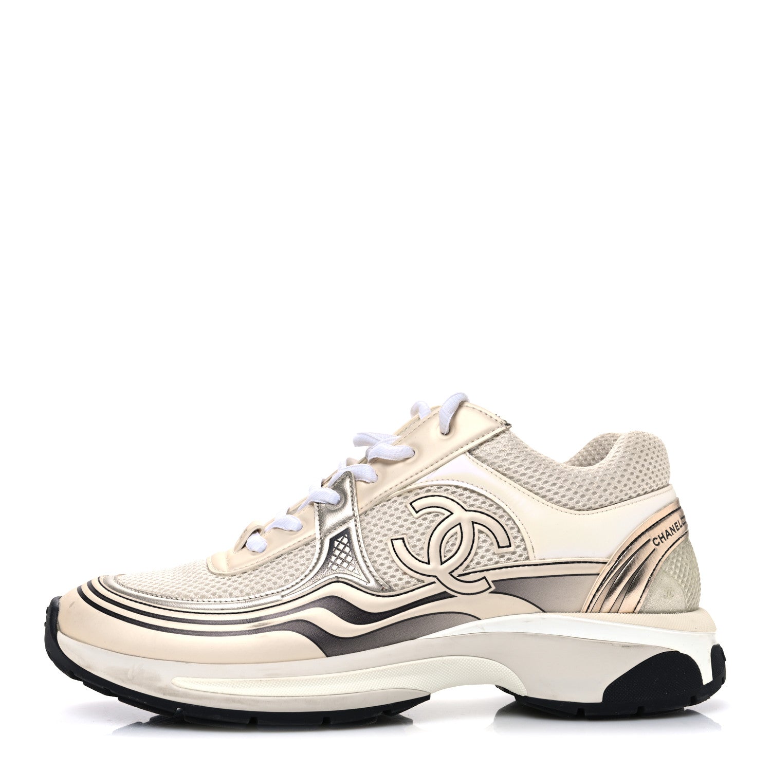 CHANEL ホワイト ゴールド スニーカー Chanel Fabric Laminated Calfskin Stretch CC Sneakers 41 Ivory