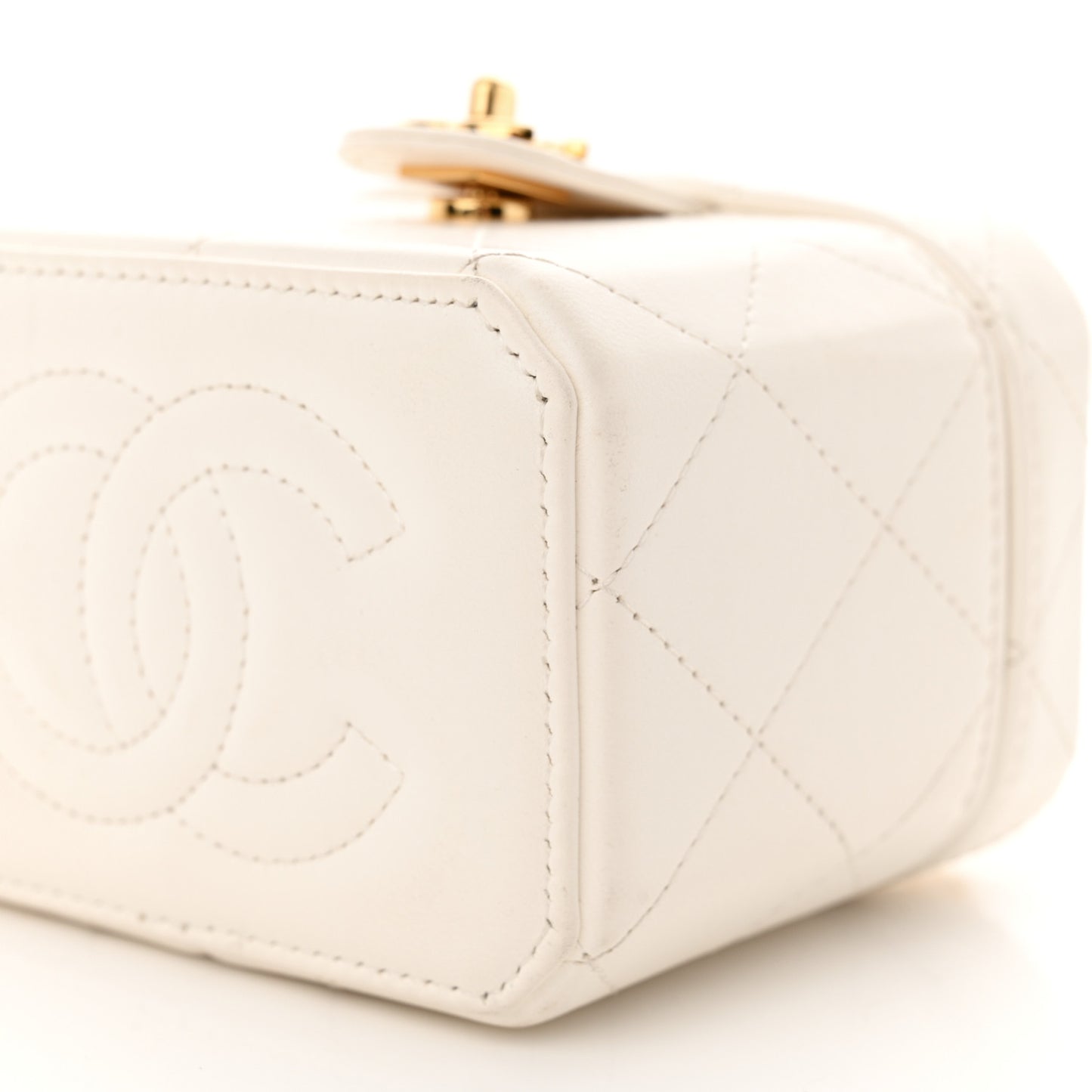 Lambskin Quilted Vanity Clutch With Chain White