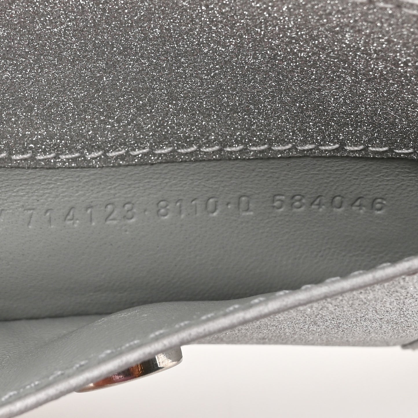 Sparkling Fabric XS Hourglass Wallet On Chain Silver