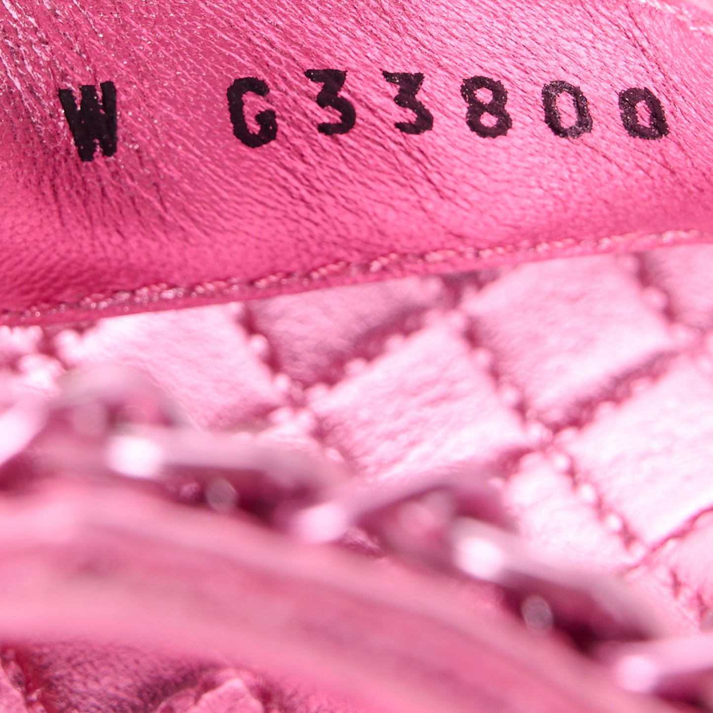 Metallic Laminated Goatskin Chain Flat Sandals 36 Fuchsia