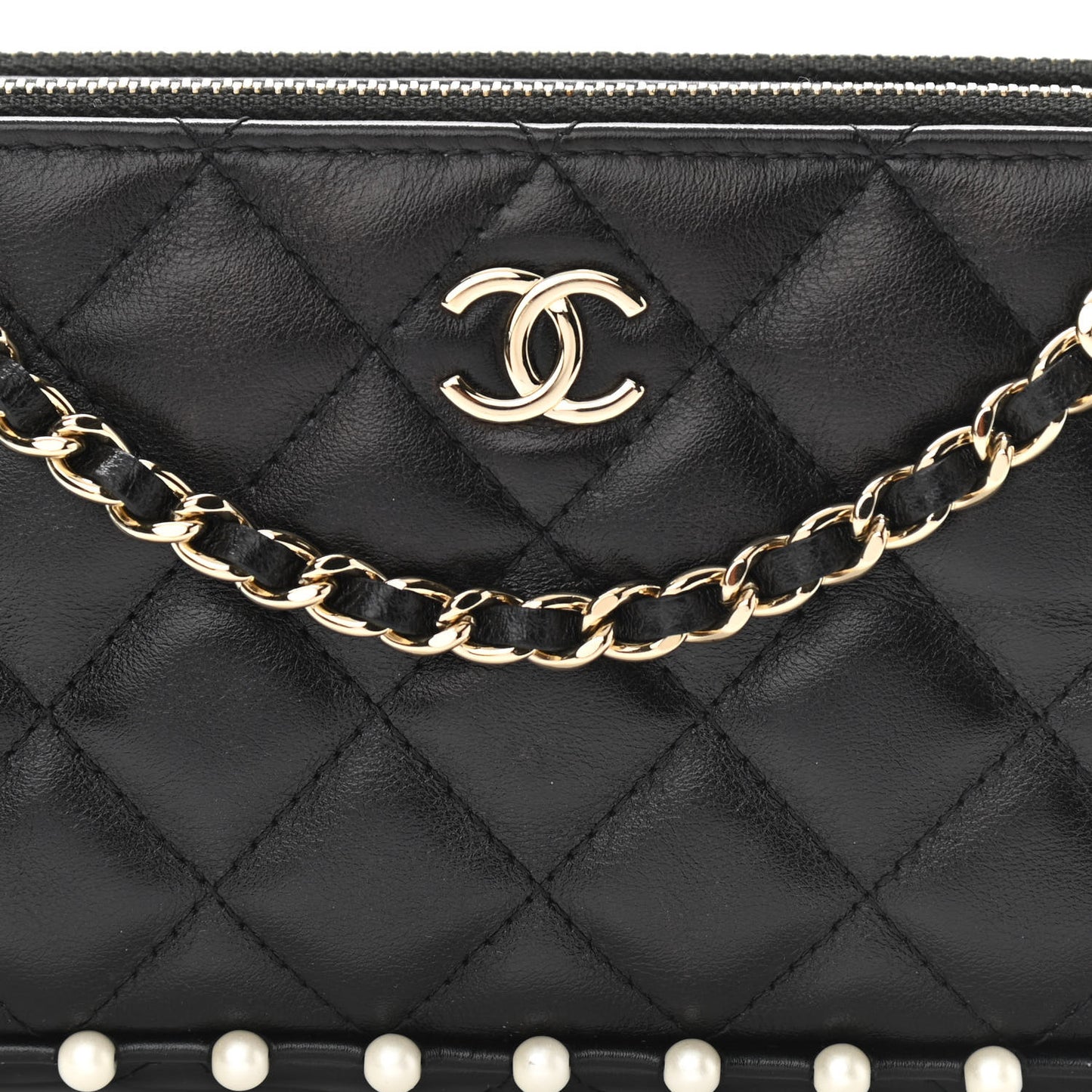 Calfskin Quilted Pearl Small Clutch With Chain Black