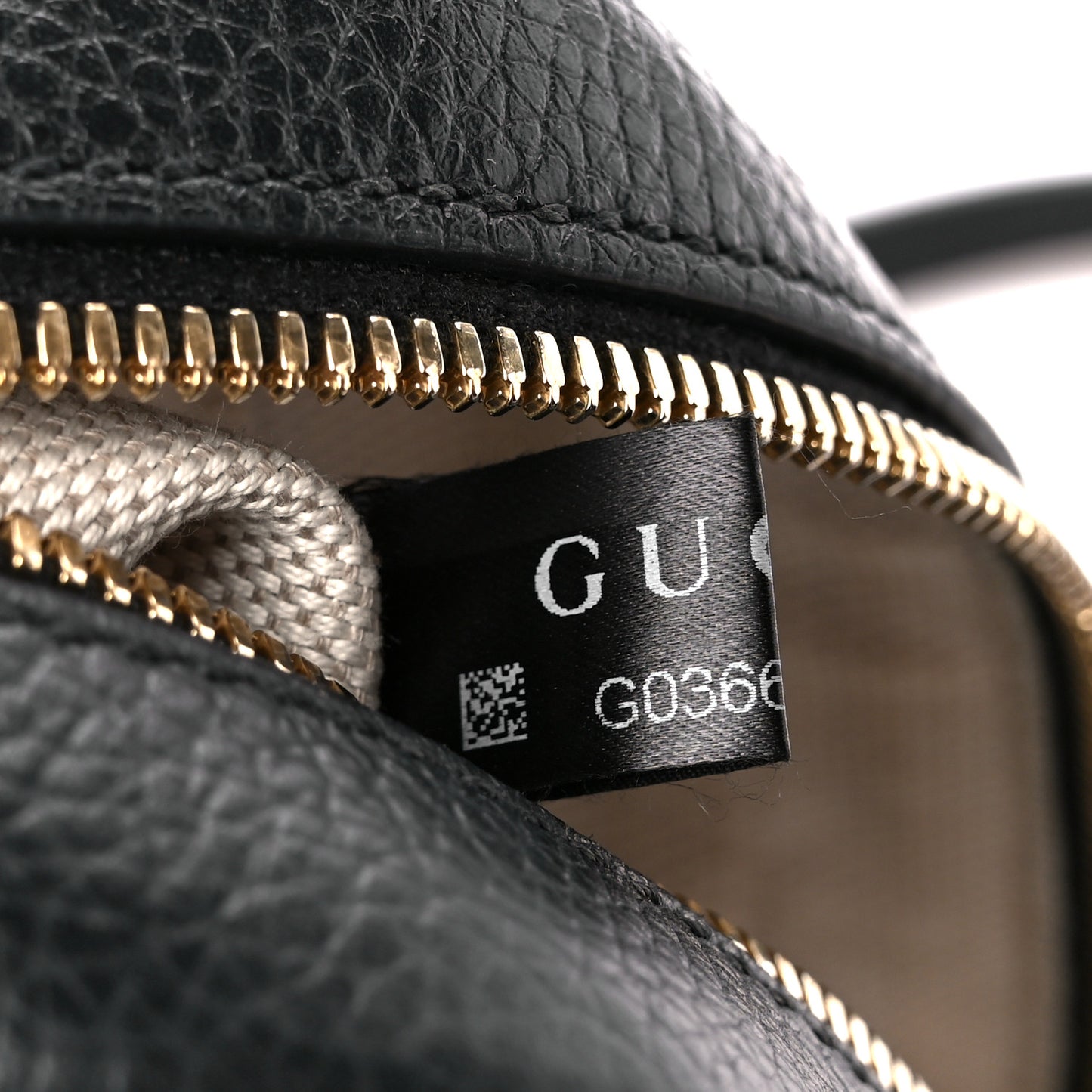 Pebbled Calfskin Small Soho Disco Bag Black