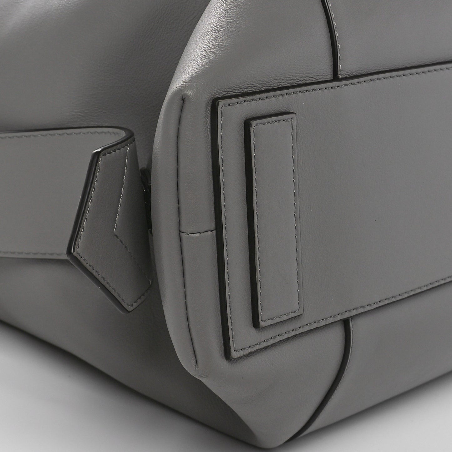 Soft Calfskin Medium Soft Antigona Pearl Grey
