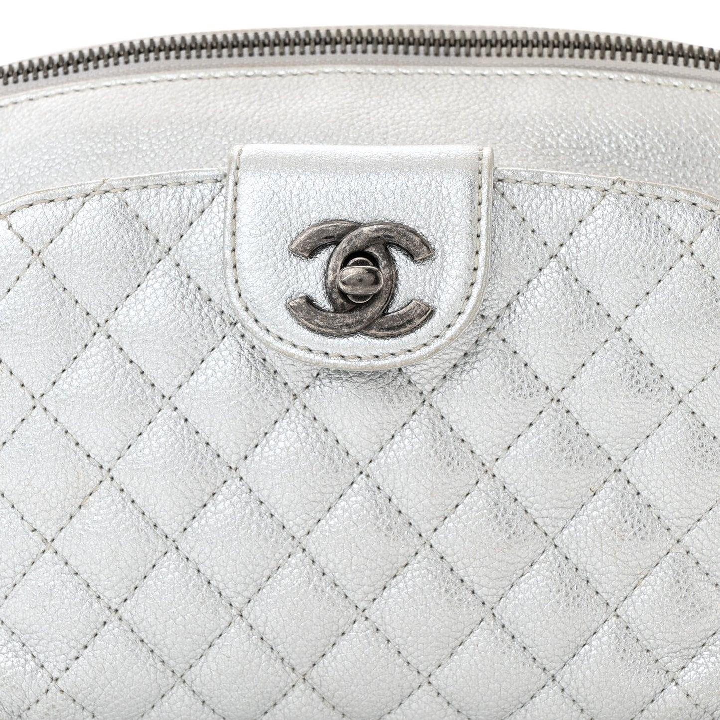 Metallic Grained Calfskin Quilted Casual Rock Waist Bag Fanny Pack Silver