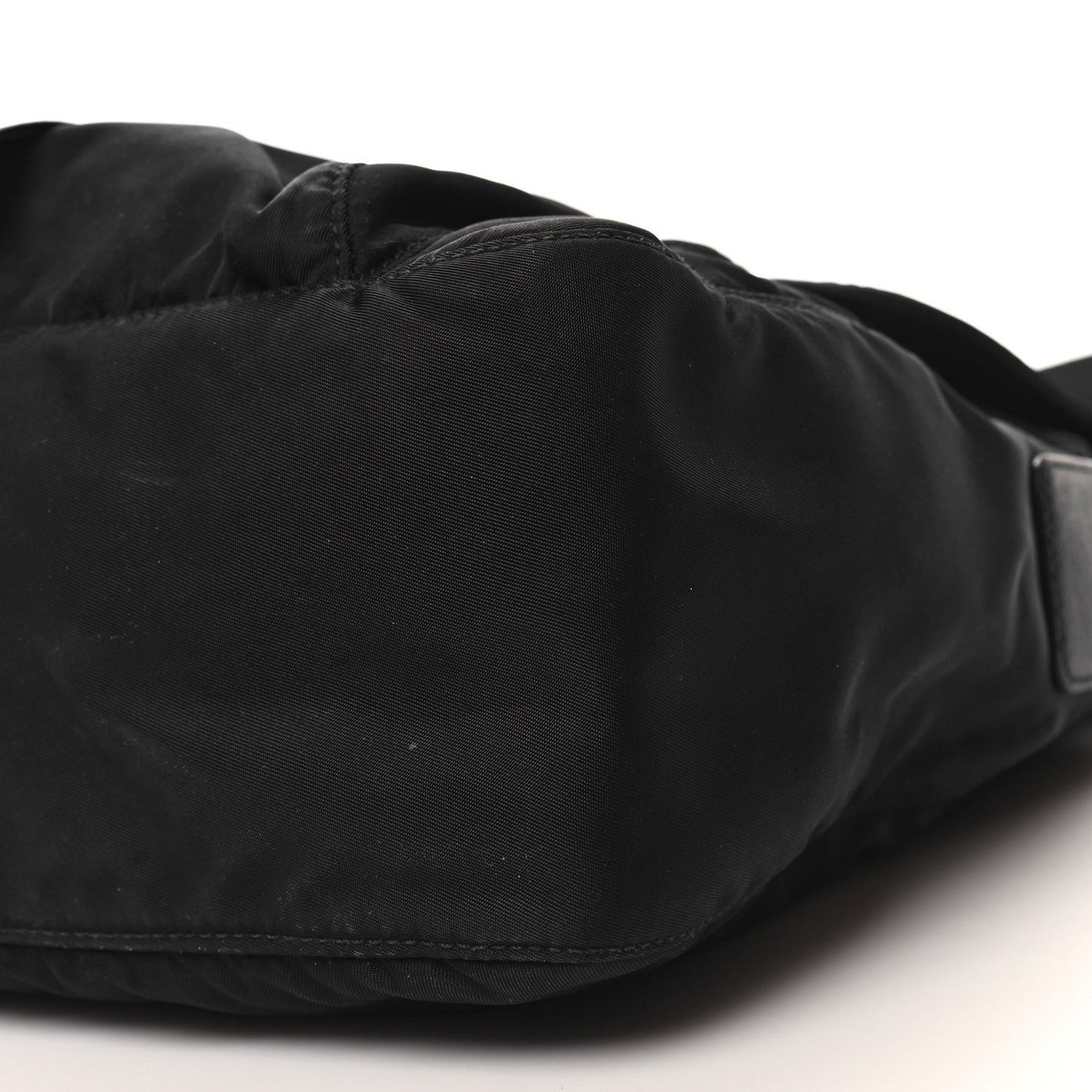 Nylon Vela Messenger Black