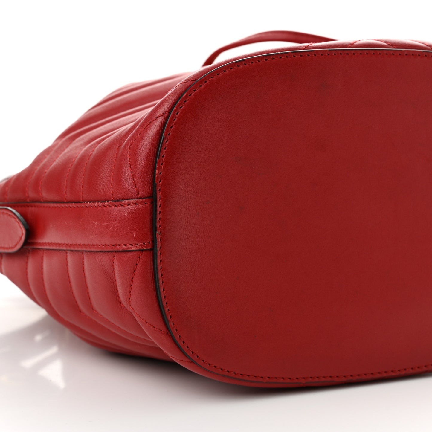 Calfskin Matelasse Sylvie Web GG Marmont Bucket Bag Hibiscus Red