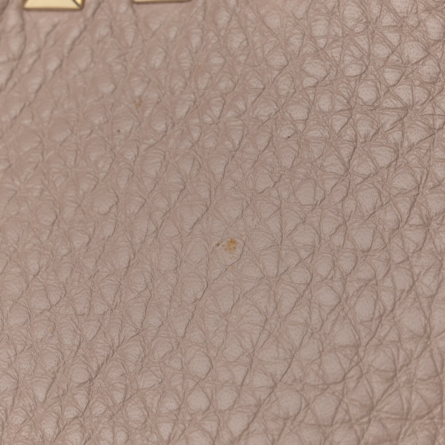 Pebbled Calfskin Small Rockstud Flip Lock Hobo Poudre