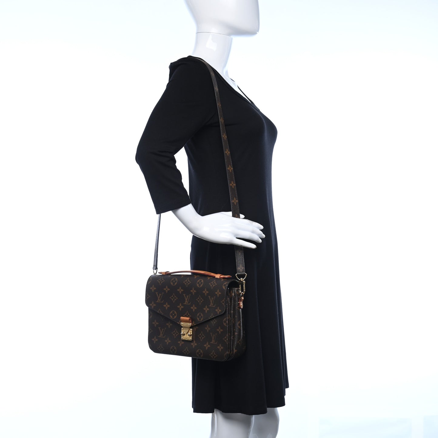 Monogram Pochette Metis