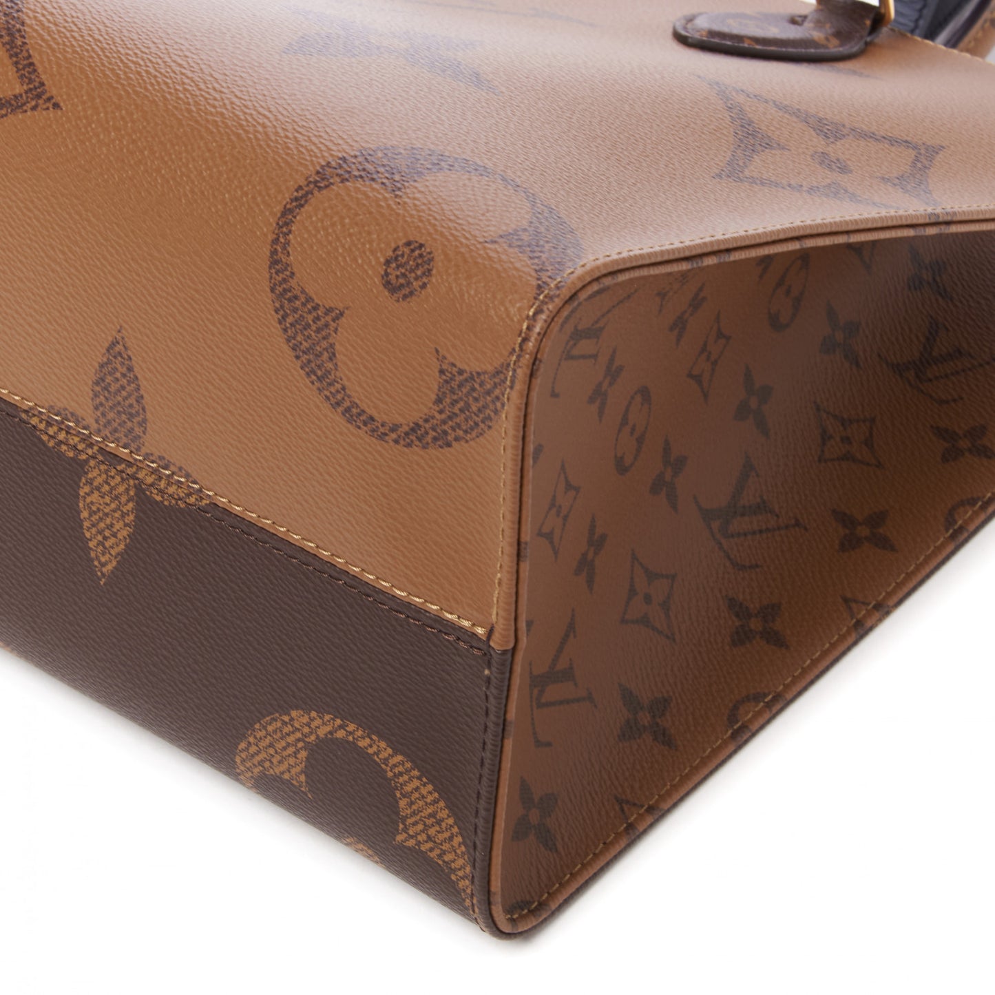 Reverse Monogram Giant Onthego MM