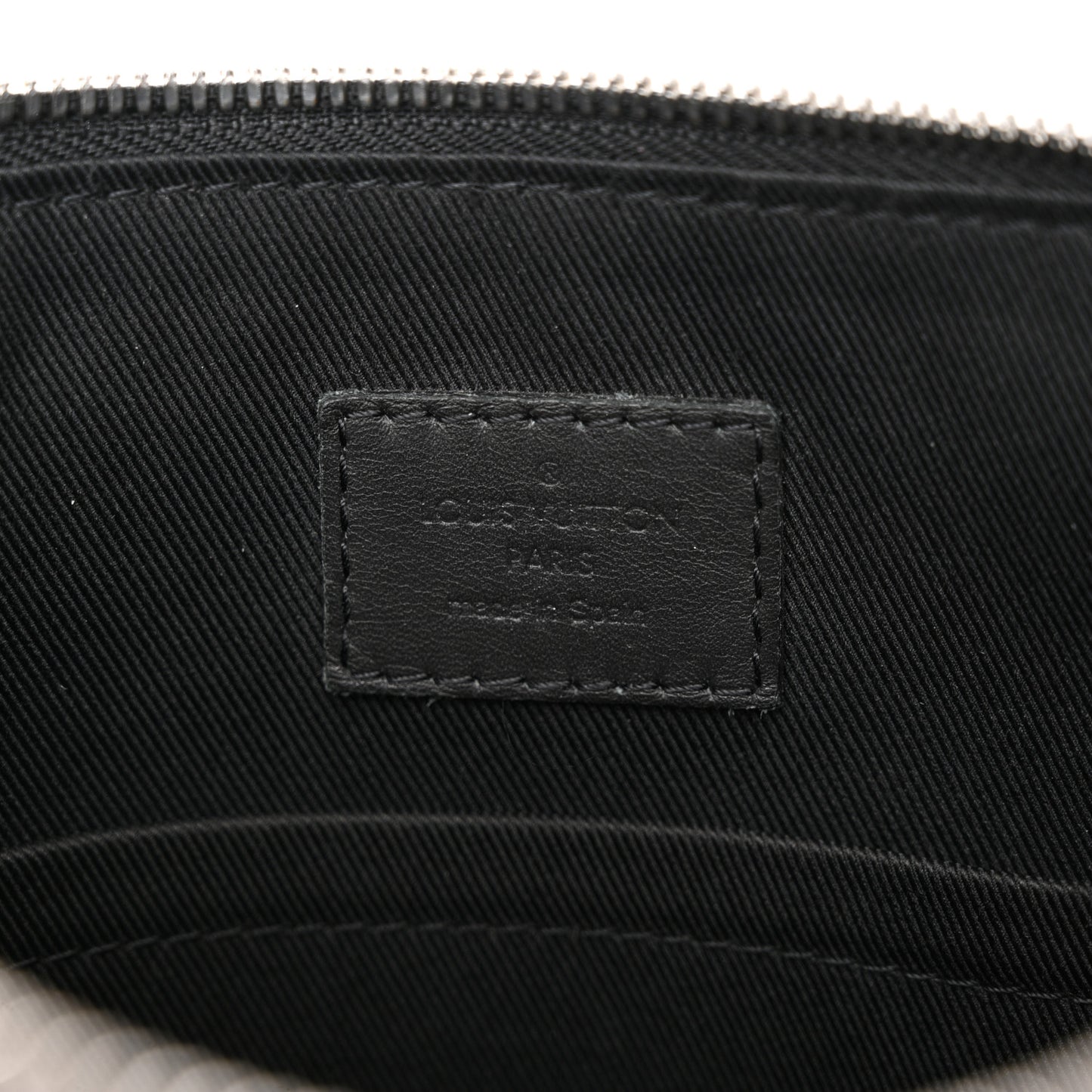 Damier Infini Discovery Messenger BB Onyx