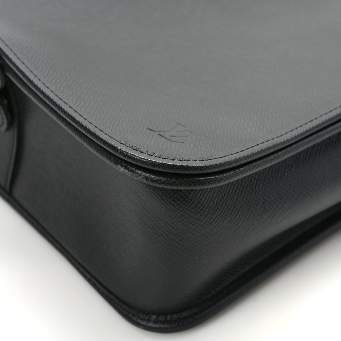Taiga Roman PM Messenger Black