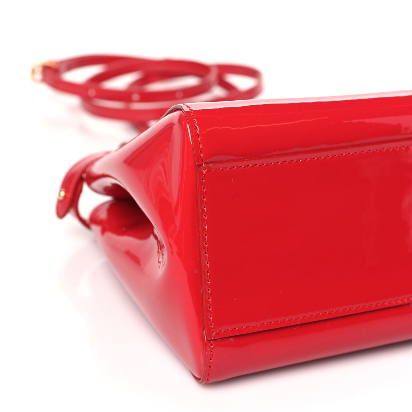 Vitello Vernice Mou Mini Peekaboo Iconic Satchel Rosso Cardinale