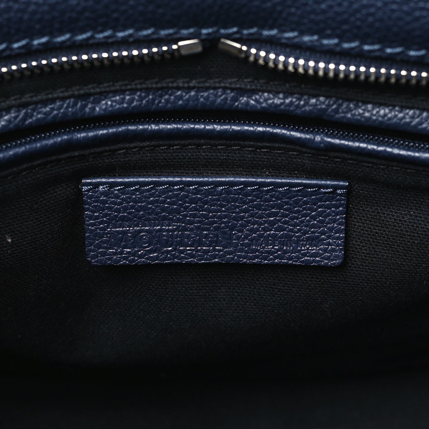 Pebbled Calfskin Small Skull Padlock Zip Around Tote Navy