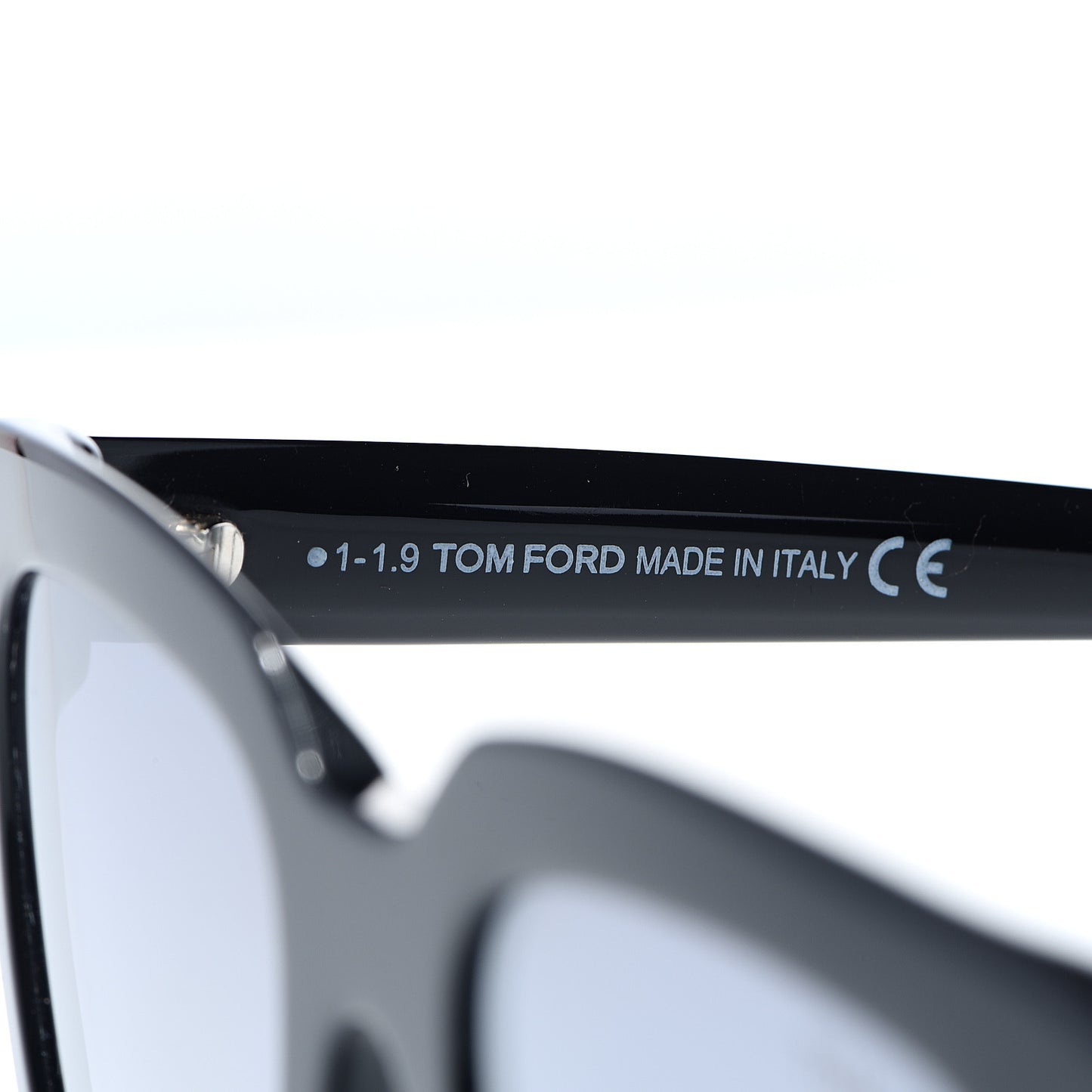 Square Sari TF690 Sunglasses Black