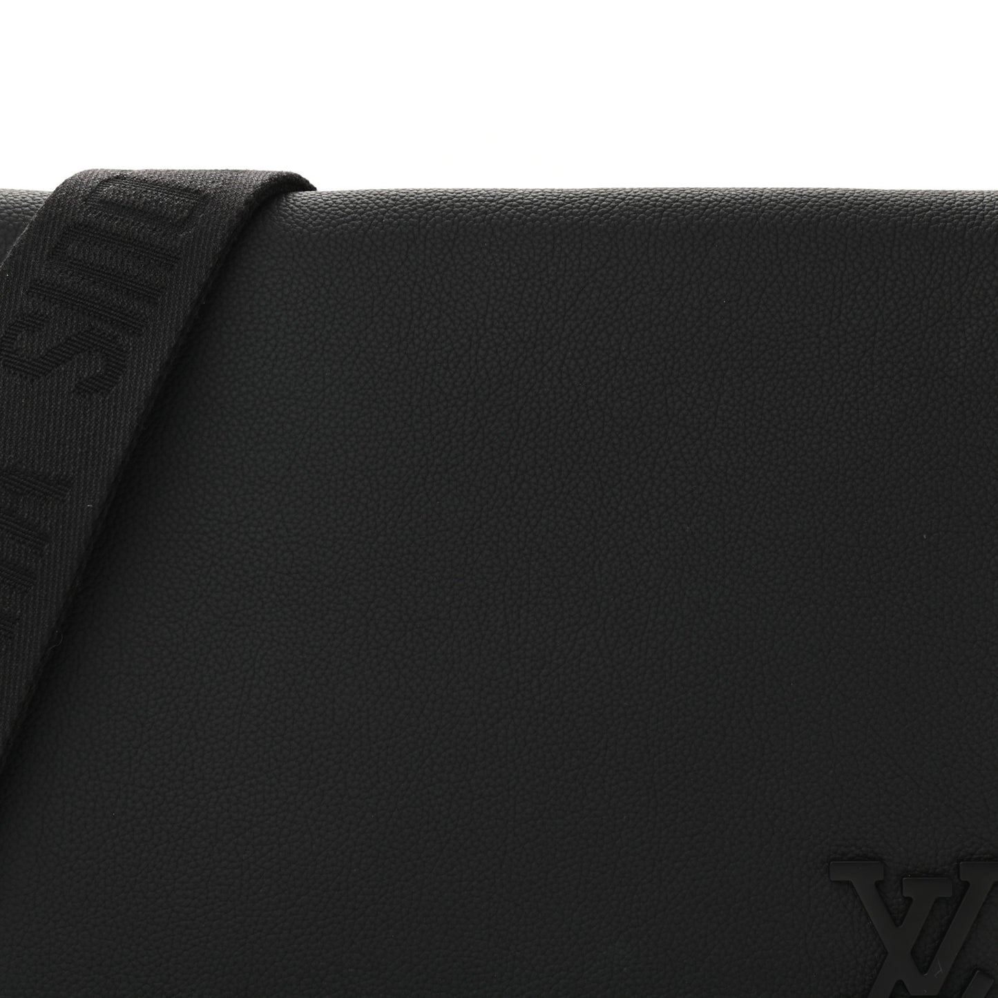 Calfskin Aerogram Messenger Black