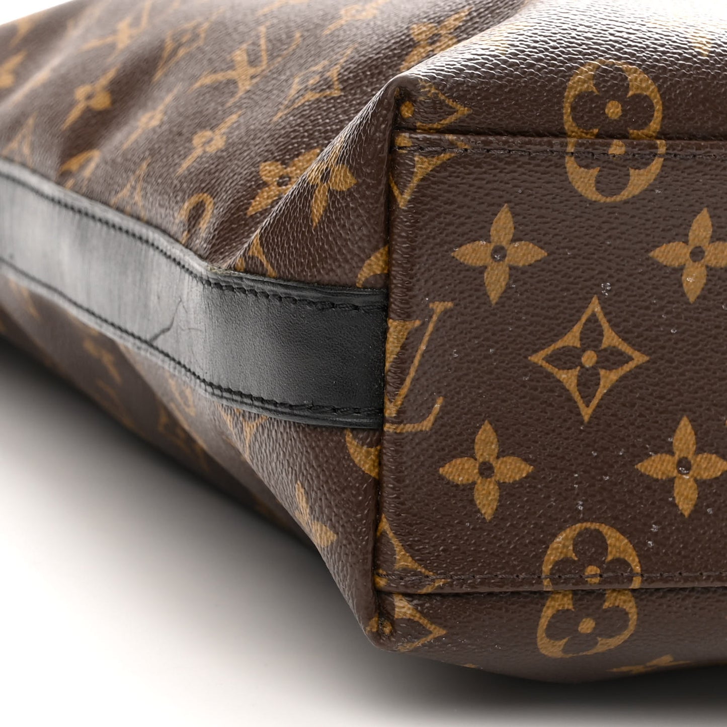 Monogram Macassar Kitan