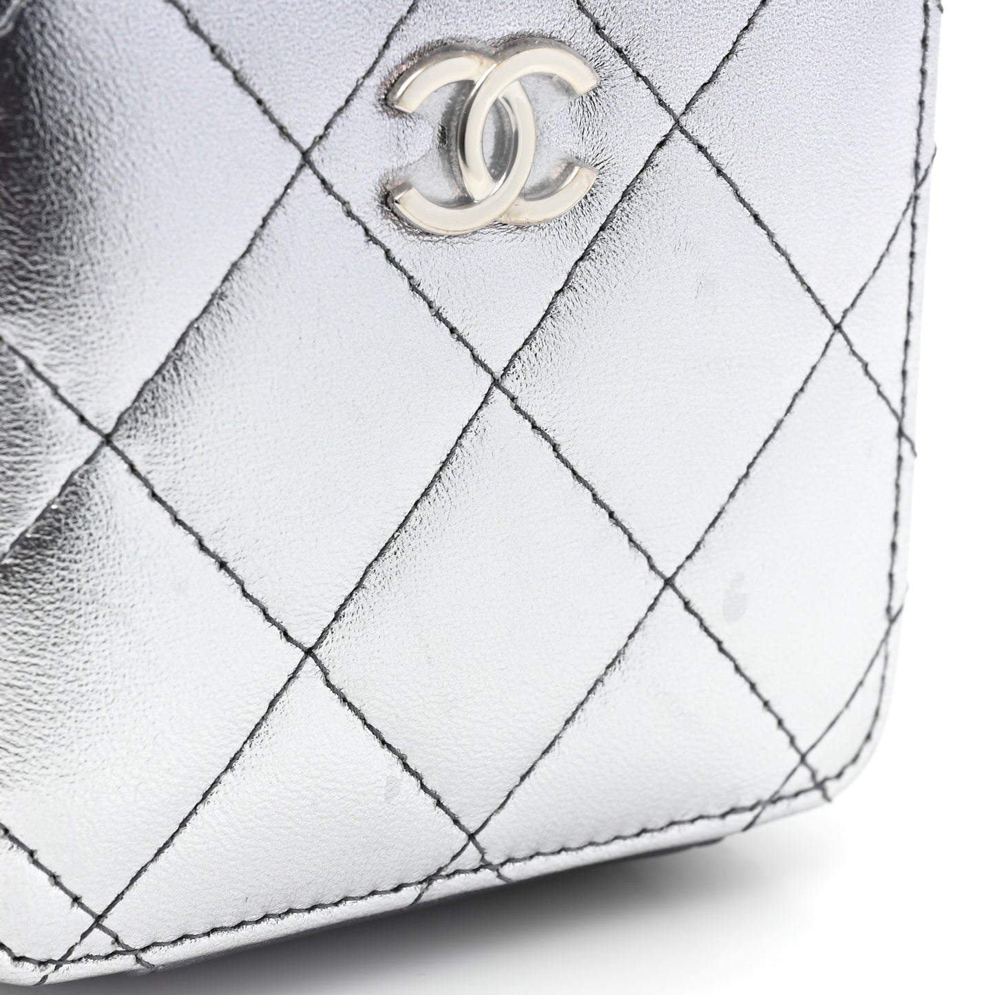 Gradient Metallic Lambskin Quilted Like A Wallet Clutch With Chain Silver Purple