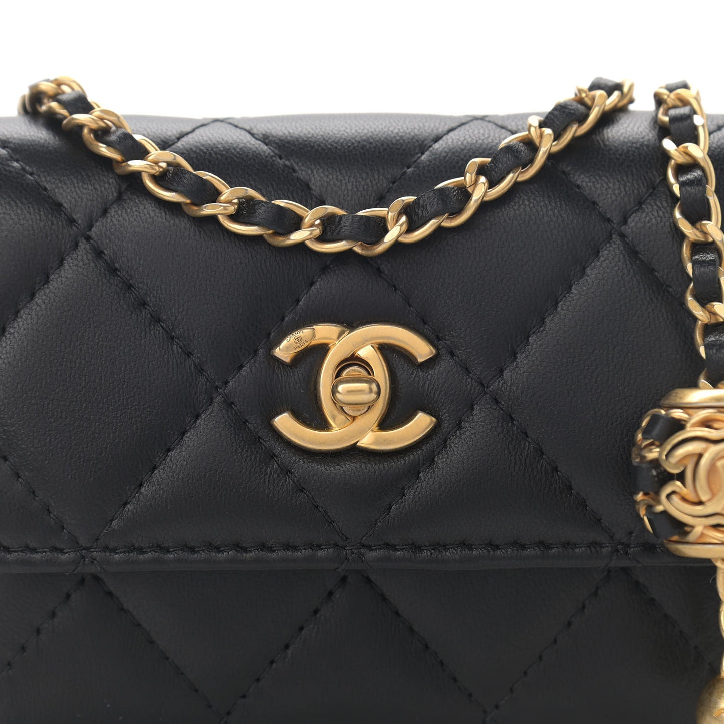 Lambskin Quilted Pearl Crush Clutch With Chain Black