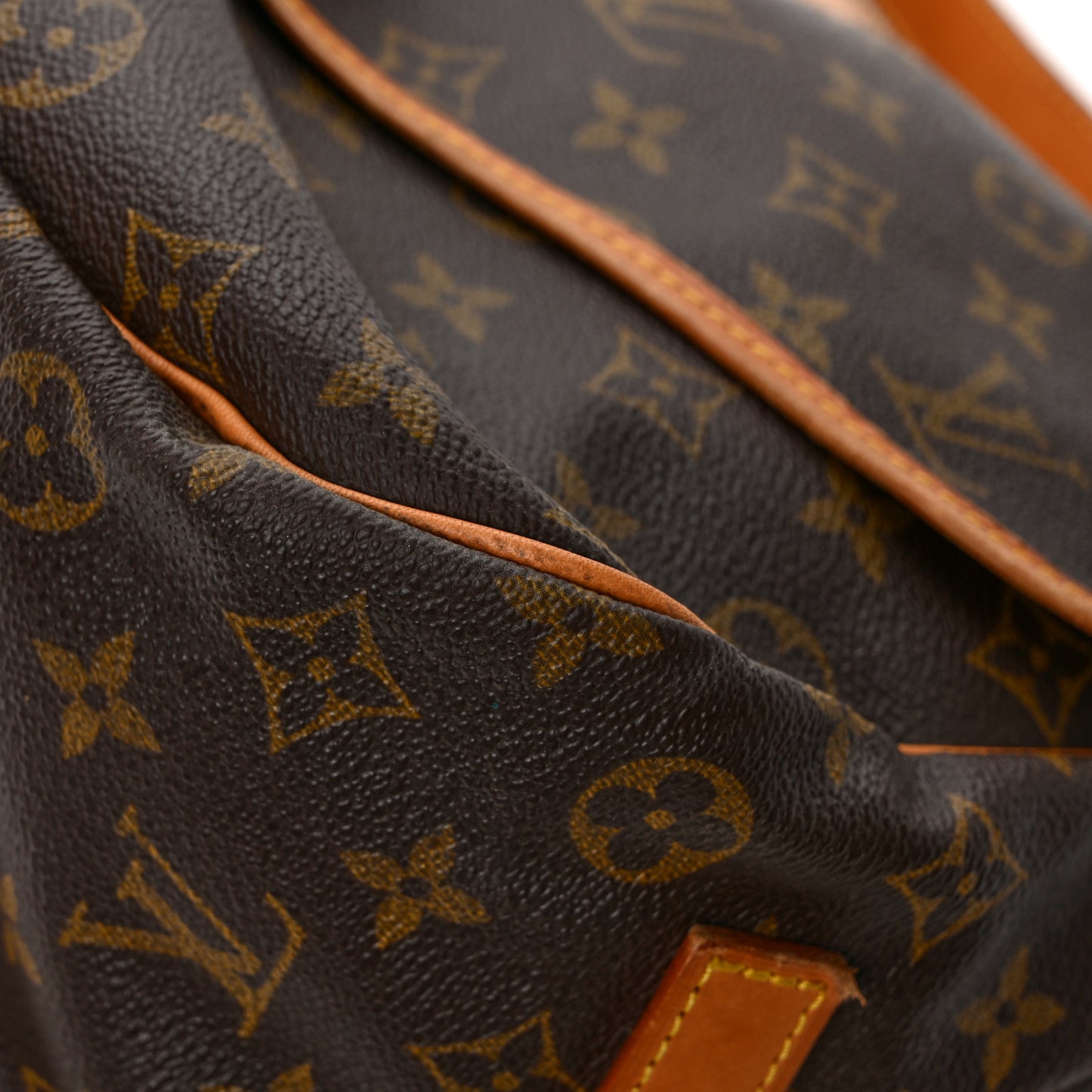 Monogram Saumur 35