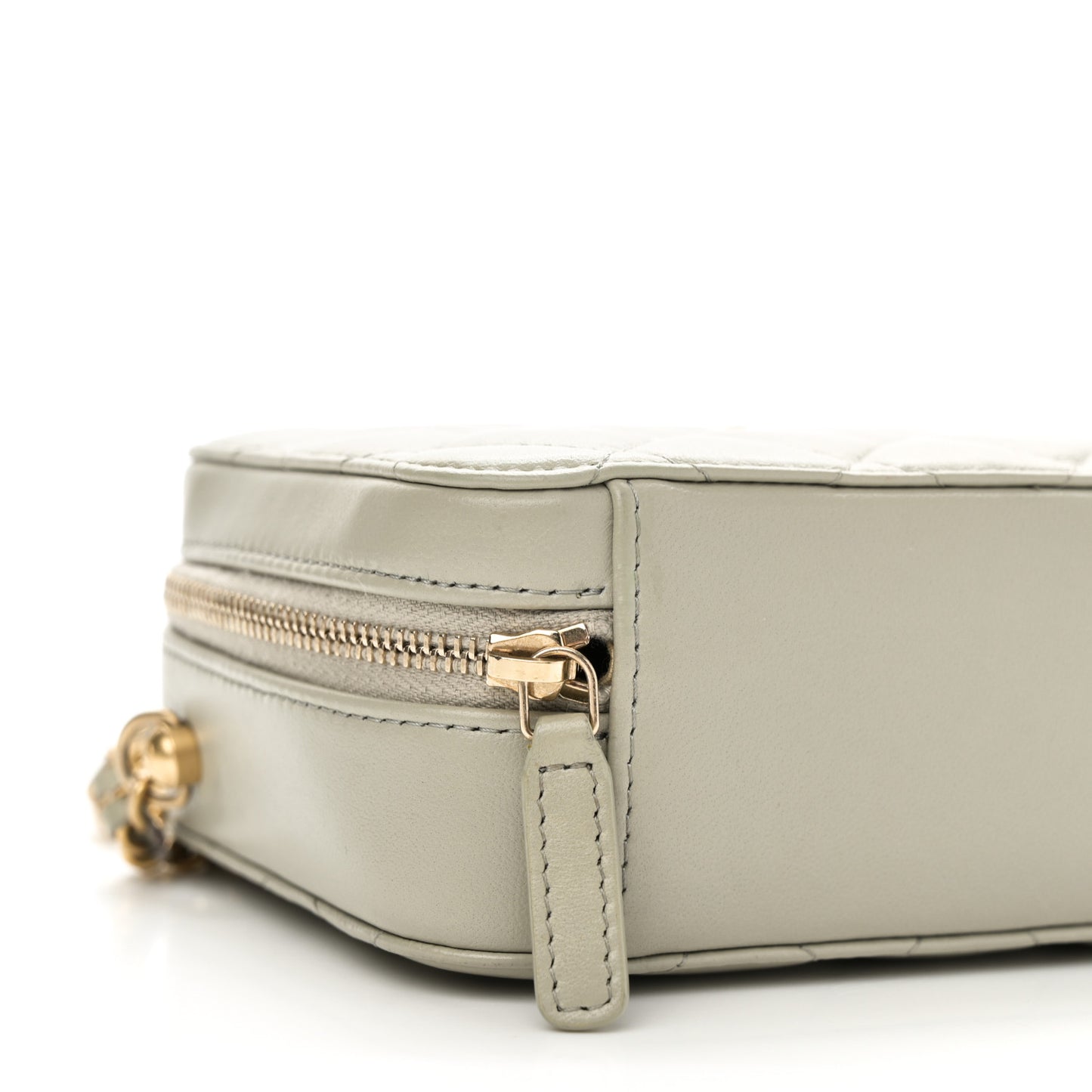 Lambskin Quilted CC Pearl Crush Camera Case Grey