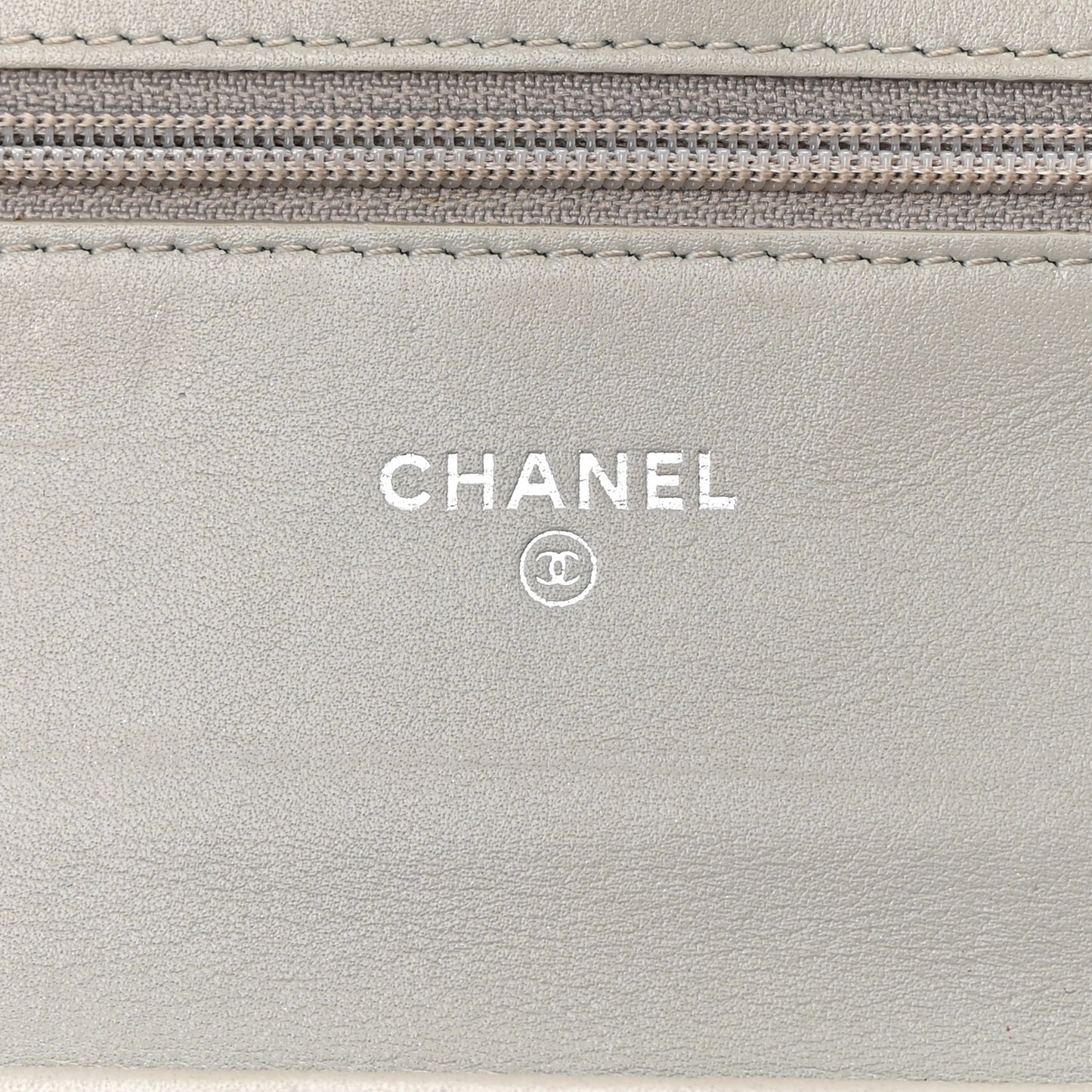 Patent Quilted Brilliant Wallet On Chain WOC Silver