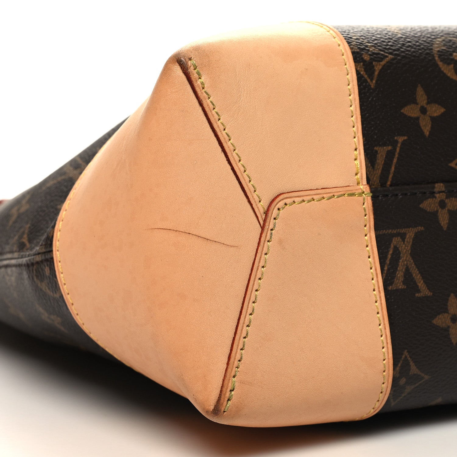 Louis Vuitton Monogram Berri MM 9 of 11