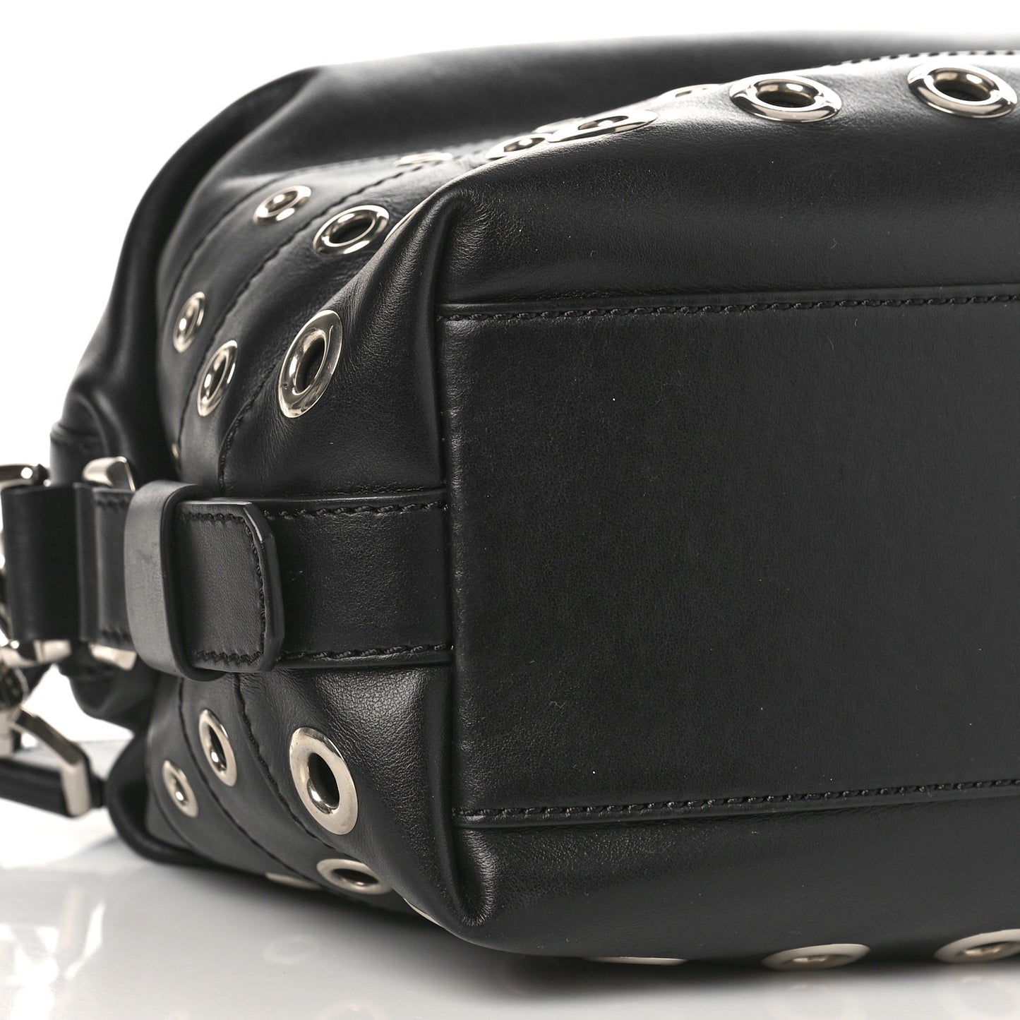 Calfskin Grommet Small Nightingale Black