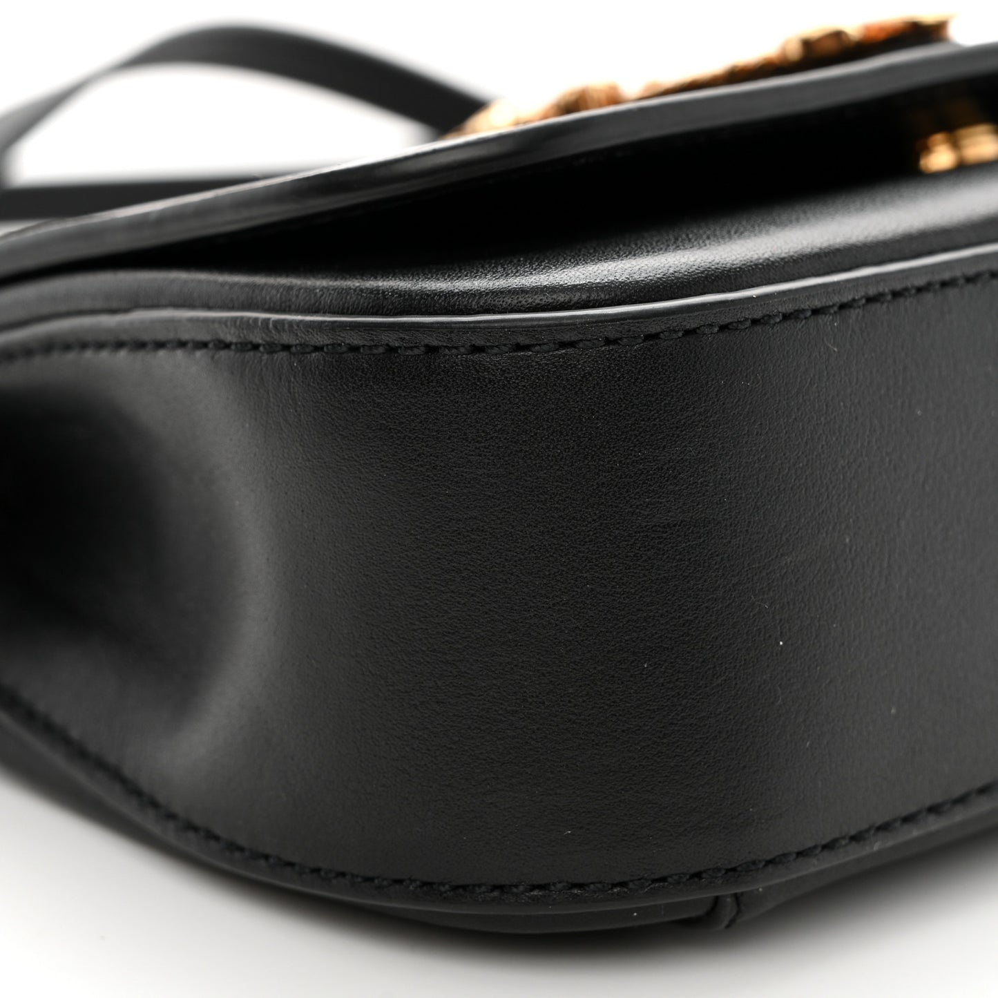 Vitello Virtus Crossbody Black