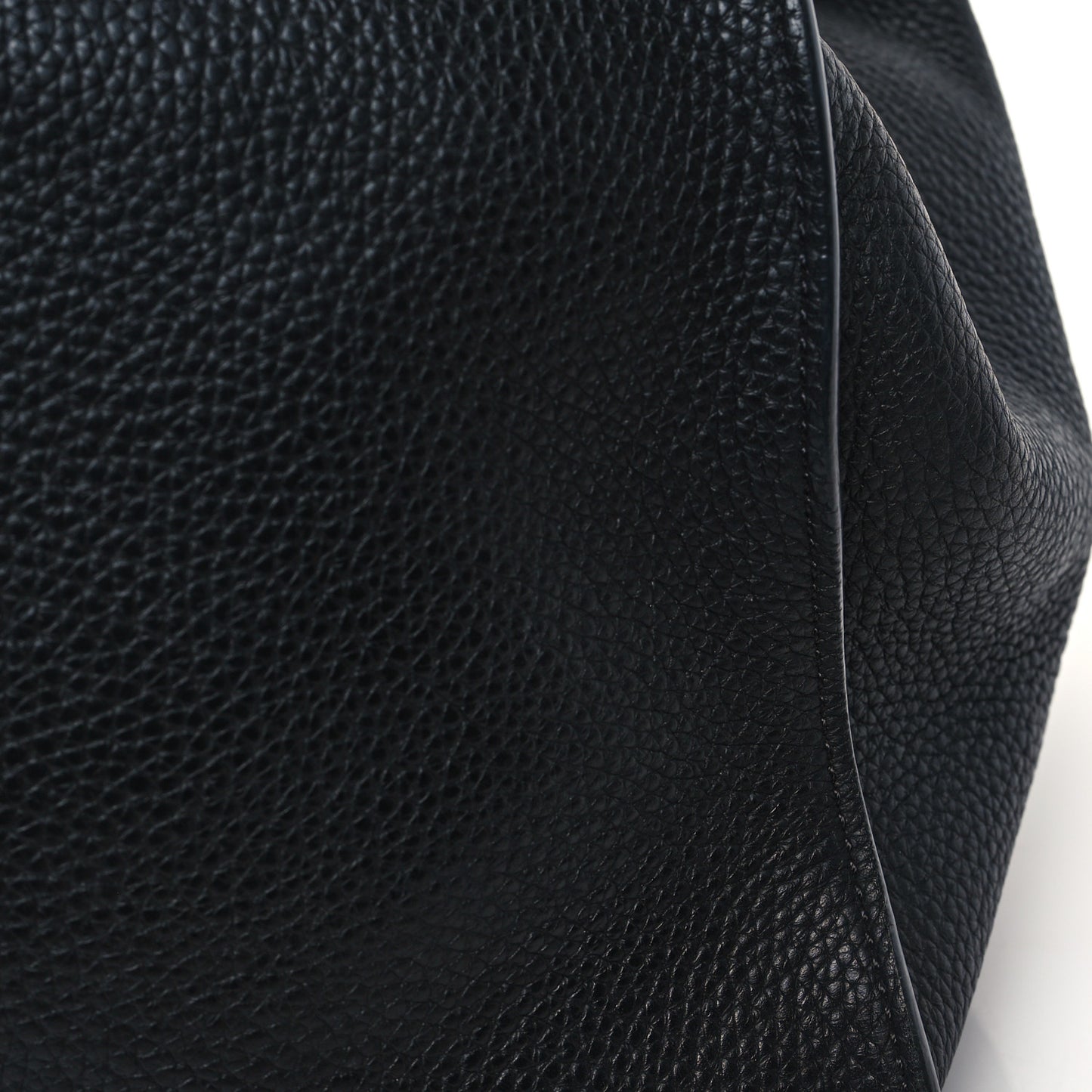Matte Grained Calfskin Soft Margaux 15 Black
