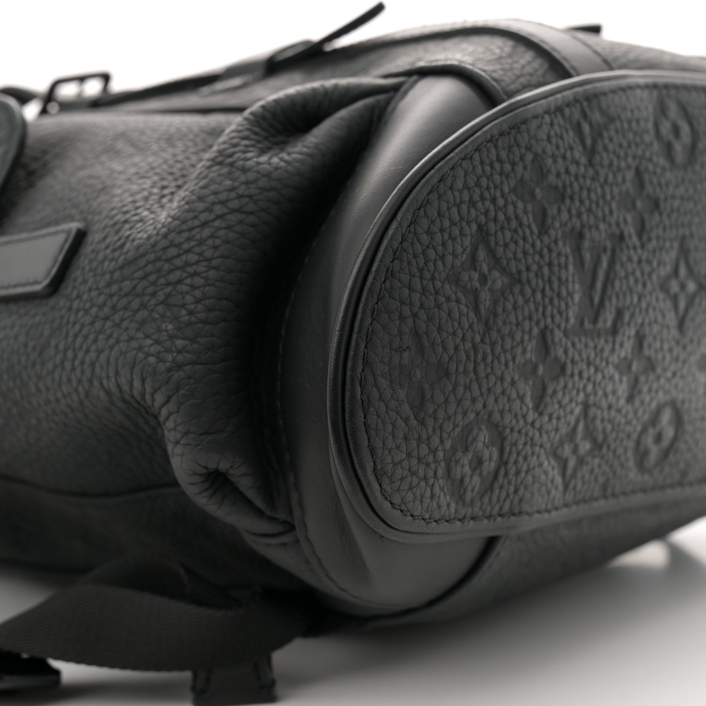 Taurillon Monogram Christopher MM Backpack Black