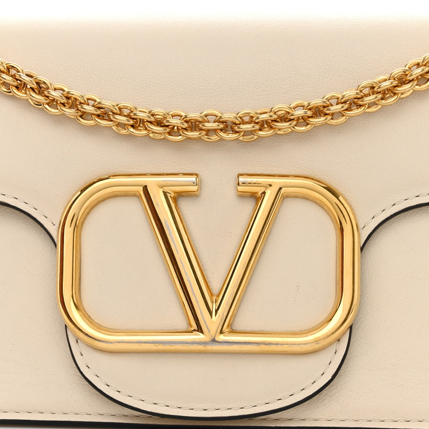 Calfskin Vlogo Loco Shoulder Bag Light Ivory