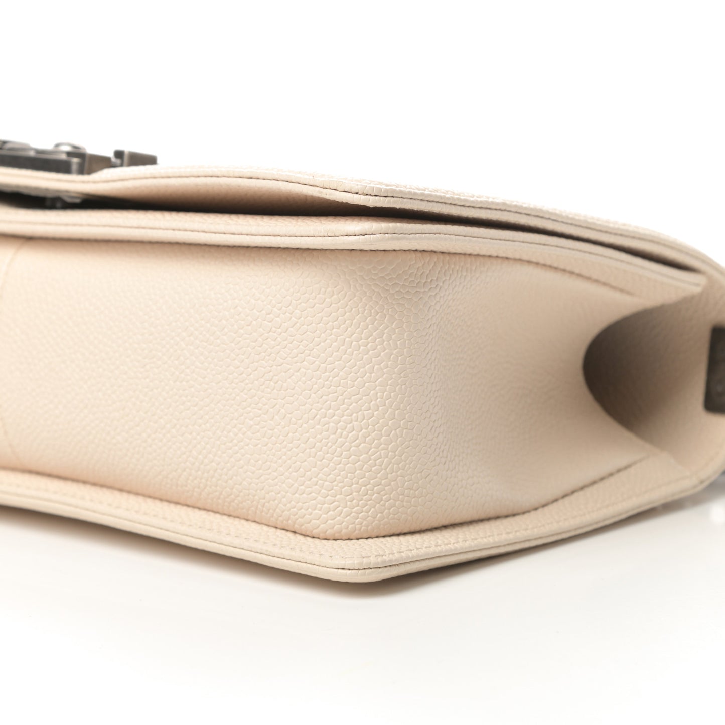 Caviar Chevron Quilted Medium Boy Flap Light Beige